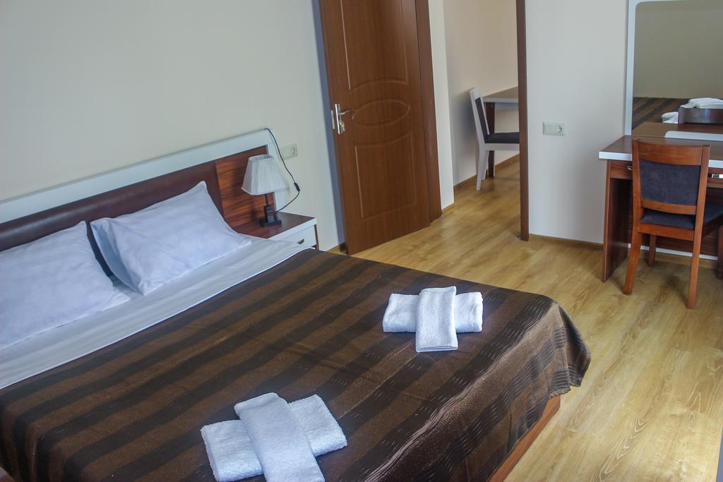 Golden Fleece Hotel Ureki Exterior foto